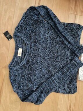 Hollister crop Indigo sweater size Small NWT